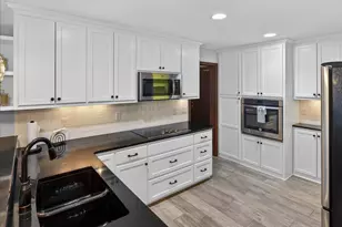 9550 Collegeview Rd, Bloomington, MN 55437 - Photo 6