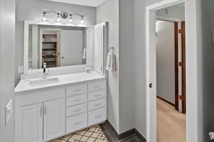 9550 Collegeview Rd, Bloomington, MN 55437 - Photo 16