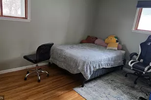 120 Oakwood Rd, Apple Valley, MN 55124 - Photo 10