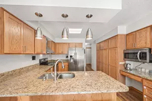 6263 Sequoia Cir, Eden Prairie, MN 55346 - Photo 6