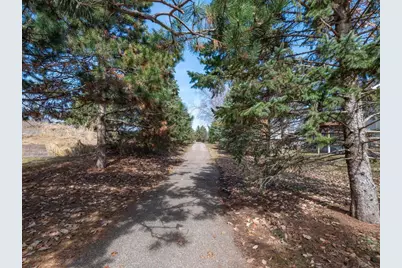 8010 Stratford Circle S, Shakopee, MN 55379 - Photo 32