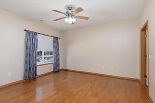 8010 Stratford Cir S, Shakopee, MN 55379 - Photo 20