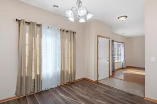 8010 Stratford Cir S, Shakopee, MN 55379 - Photo 10