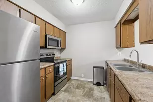 3 Somerset Dr, Waconia, MN 55387 - Photo 8