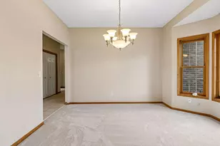 10173 Bridgewater Ct, Woodbury, MN 55129 - Photo 22