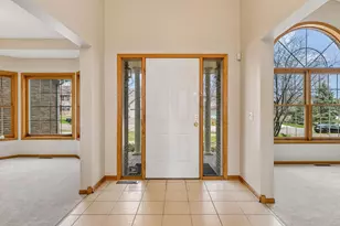 10173 Bridgewater Ct, Woodbury, MN 55129 - Photo 6