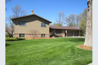 902 10th Street S, Benson, MN 56215 - Photo 2