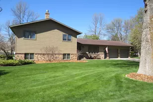 902 10th St S, Benson, MN 56215 - Photo 2