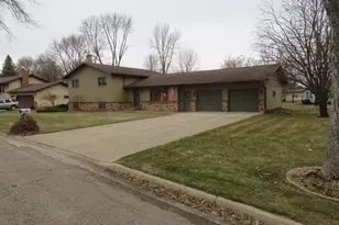 902 10th St S, Benson, MN 56215 - Photo 1