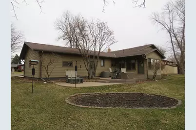 902 10th Street S, Benson, MN 56215 - Photo 2