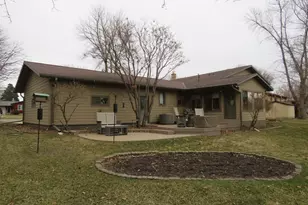 902 10th St S, Benson, MN 56215 - Photo 2