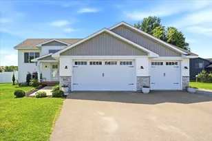 811 Brady Ln, New Richmond, WI 54017 - Photo 2