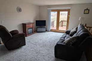 1051 Butte Ct, Chanhassen, MN 55317 - Photo 6