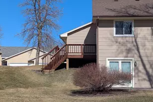 1051 Butte Ct, Chanhassen, MN 55317 - Photo 16