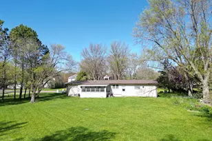 1111 S Halvorson St, Redwood Falls, MN 56283 - Photo 4