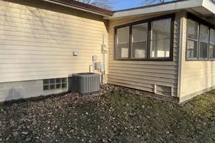 1111 S Halvorson St, Redwood Falls, MN 56283 - Photo 10