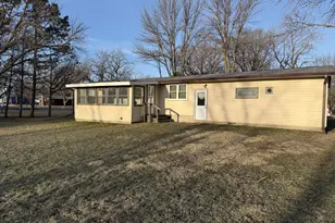 1111 S Halvorson St, Redwood Falls, MN 56283 - Photo 4