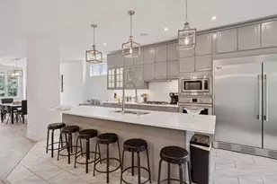 1032 Gardner St E, Wayzata, MN 55391 - Photo 2