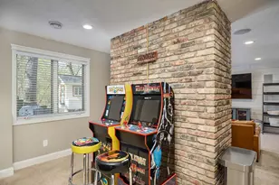 1832 Essex Rd, Hopkins, MN 55305 - Photo 28