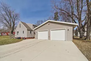 707 Hagenson St, Starbuck, MN 56381 - Photo 2