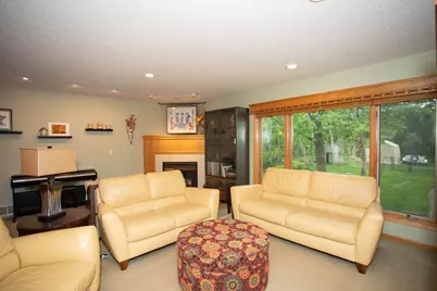 601 Sterling Street S, Maplewood, MN 55119 - Photo 22