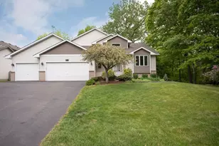 601 Sterling St S, Maplewood, MN 55119 - Photo 1
