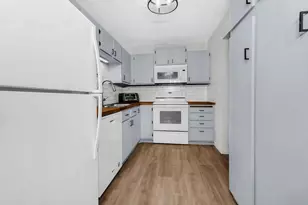 7501 W 101st St, Bloomington, MN 55438 - Photo 6