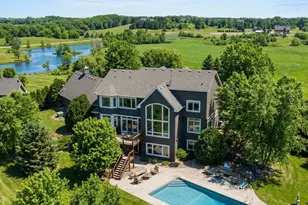 11535 Hillcrest Ct N, Grant, MN 55110 - Photo 2