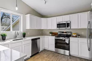1521 Woodlawn Cir, Waconia, MN 55387 - Photo 12