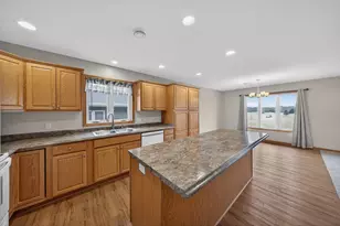406 Tee Box Ln NE, Stewartville, MN 55976 - Photo 10