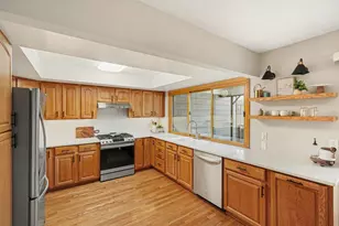 134 Birnamwood Dr, Burnsville, MN 55337 - Photo 6