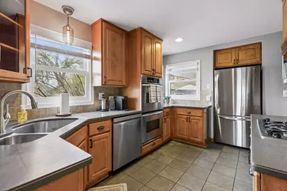 1963 Yorkshire Court, Saint Paul, MN 55116 - Photo 12