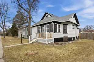 208 1st Ave SE, Dilworth, MN 56529 - Photo 1