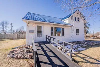 121 W Oak Street, Stanley, WI 54768 - Photo 2