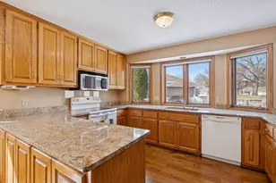 1072 Serene Ct, Shoreview, MN 55126 - Photo 10