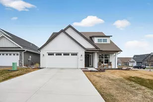 5039 Dale Ridge Rd, Woodbury, MN 55129 - Photo 1