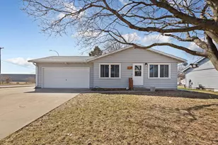 3 Devonshire Pl, Mankato, MN 56001 - Photo 2