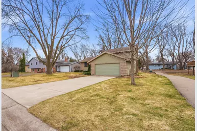 11185 Lanewood Circle, Eden Prairie, MN 55344 - Photo 2