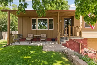 1334 17th Street W, Hastings, MN 55033 - Photo 2
