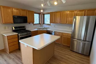 4453 Helena Rd N, Oakdale, MN 55128 - Photo 10