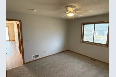 4453 Helena Road N, Oakdale, MN 55128 - Photo 22
