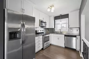 8718 Glasgow Ln, Saint Bonifacius, MN 55375 - Photo 6