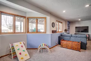 4222 Yorktown Dr, Eagan, MN 55123 - Photo 38