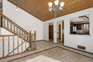 1182 Limestone Dr S, Shakopee, MN 55379 - Photo 4