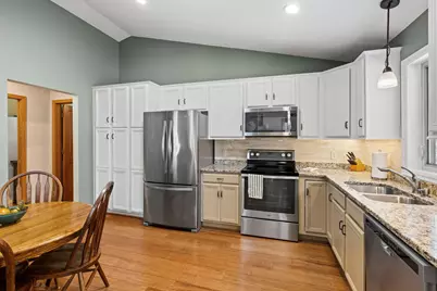 1454 Summit Shores Drive, Burnsville, MN 55306 - Photo 24