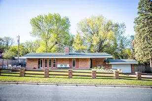 130 Fairlawn Ave E, Winsted, MN 55395 - Photo 2