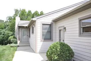 64 Conner Cir SW, Rochester, MN 55902 - Photo 2