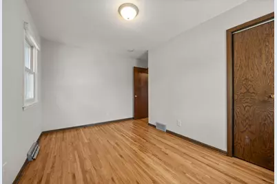 9917 Pillsbury Avenue S, Bloomington, MN 55420 - Photo 32