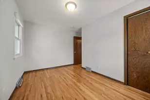 9917 Pillsbury Ave S, Bloomington, MN 55420 - Photo 32