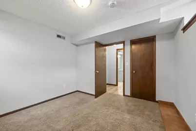 9917 Pillsbury Avenue S, Bloomington, MN 55420 - Photo 60